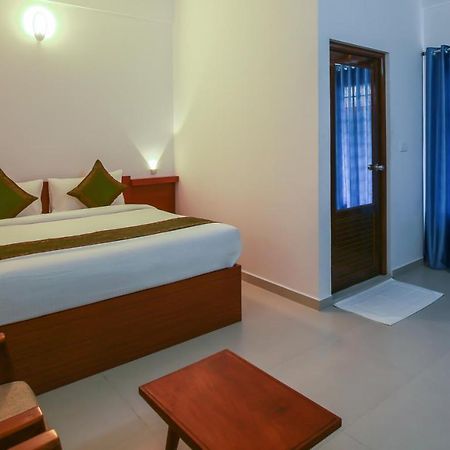 Phoenix Holidays Kochi Extérieur photo