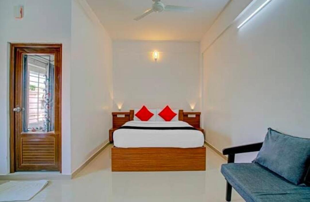 Phoenix Holidays Kochi Extérieur photo