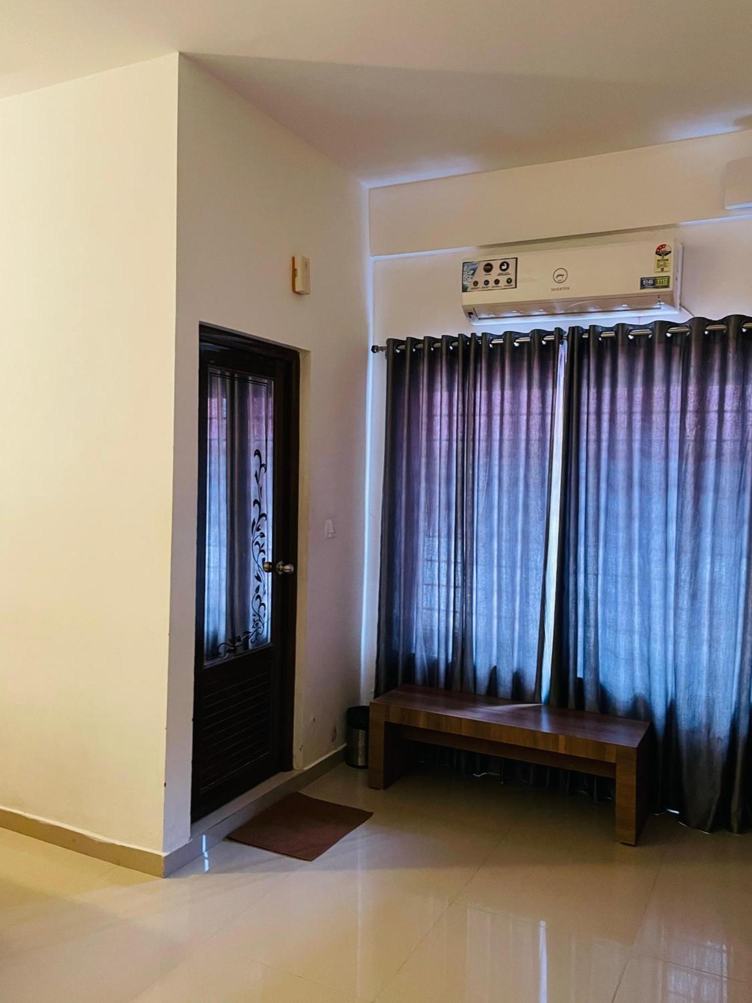 Phoenix Holidays Kochi Extérieur photo
