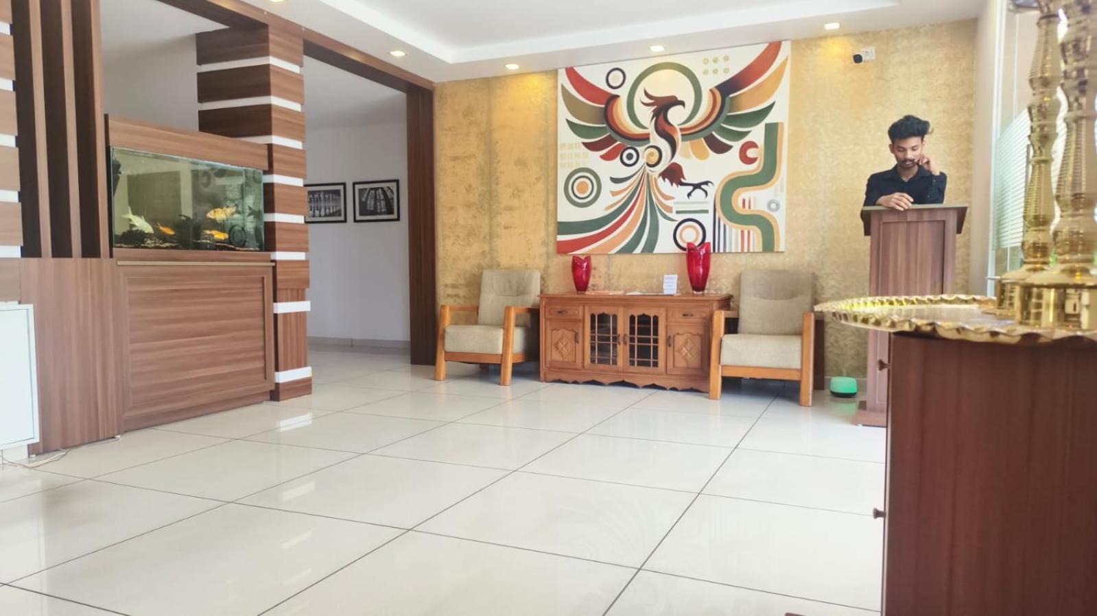 Phoenix Holidays Kochi Extérieur photo