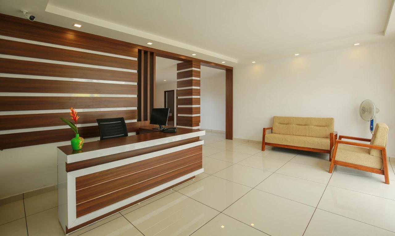 Phoenix Holidays Kochi Extérieur photo