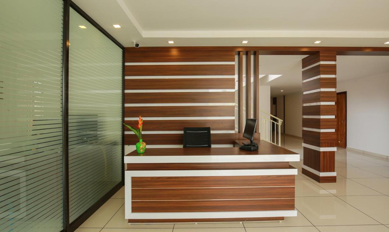 Phoenix Holidays Kochi Extérieur photo