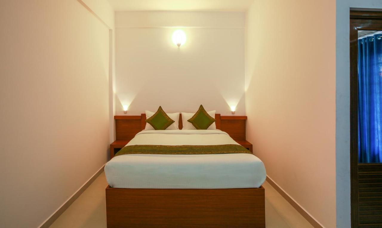 Phoenix Holidays Kochi Extérieur photo