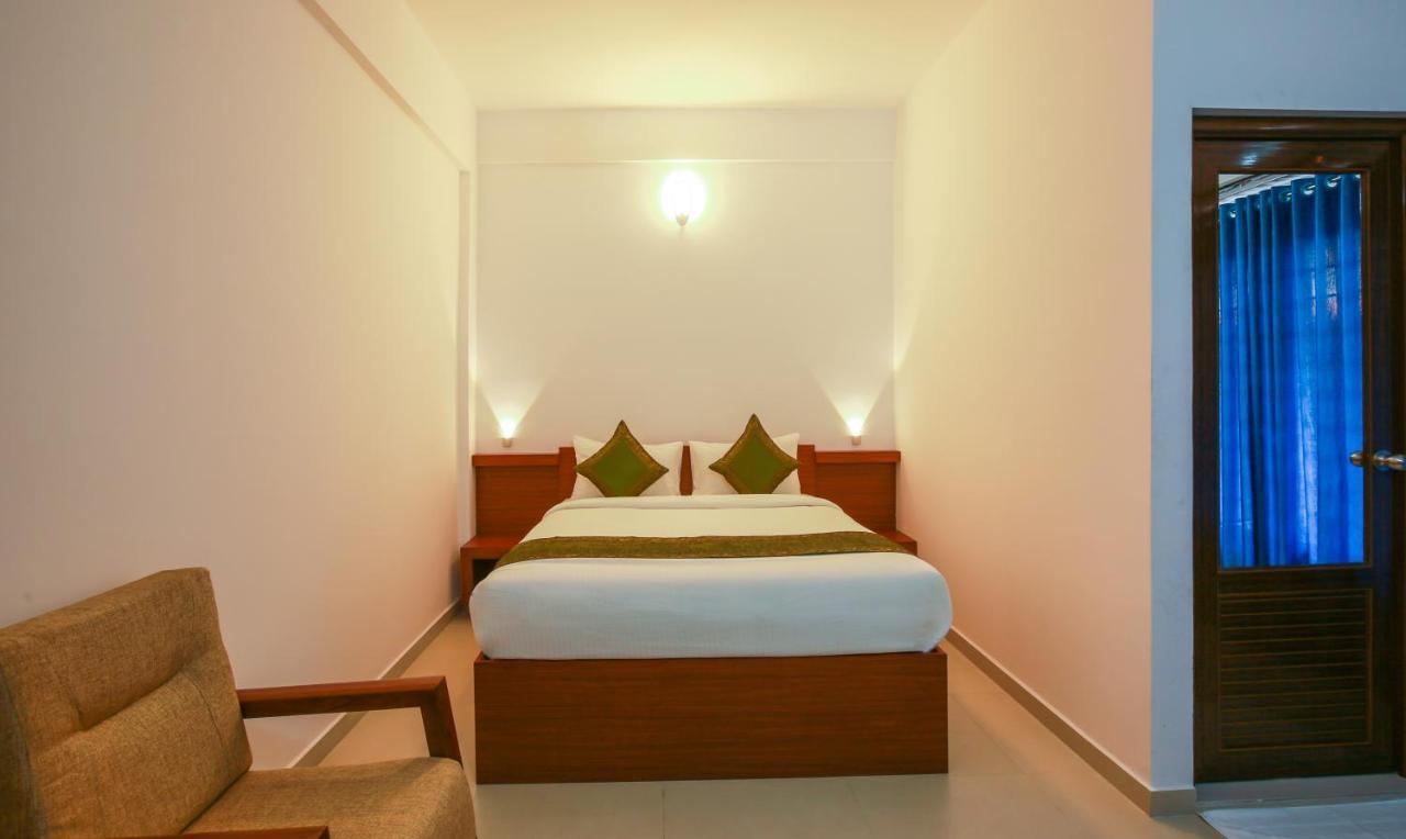 Phoenix Holidays Kochi Extérieur photo